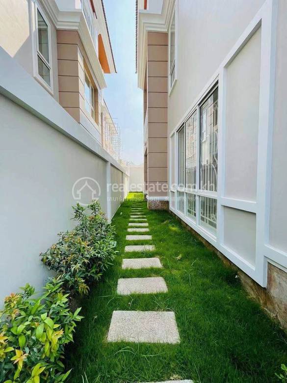 Vila Na prodej with 3 Parking Space