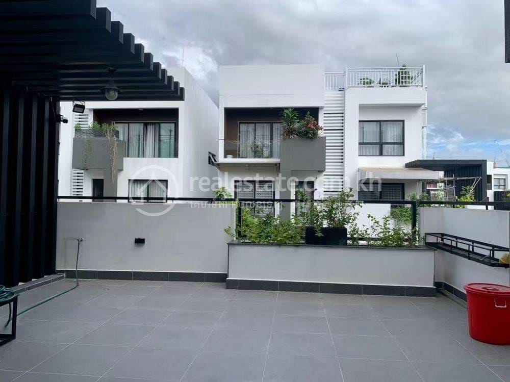 Boeung Kak 1 Villa For Rent in Boeung Kak 1