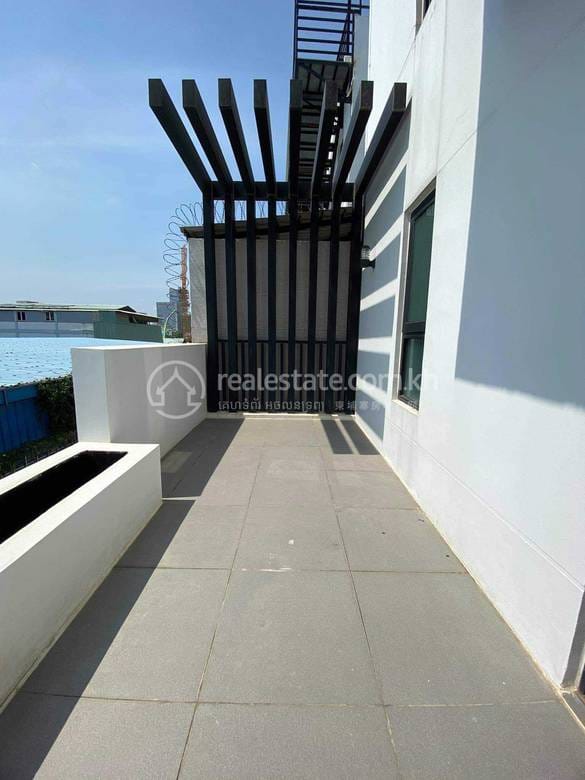 $3,200 Villa