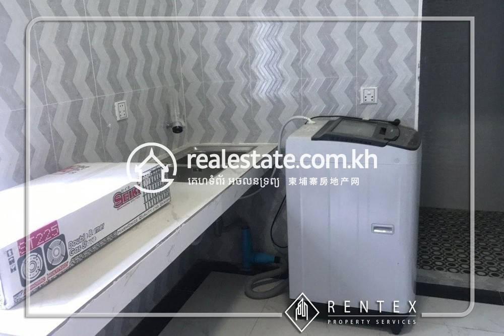 Apartment For Rent in Chey Chumneah, Daun Penh, Phnom Penh
