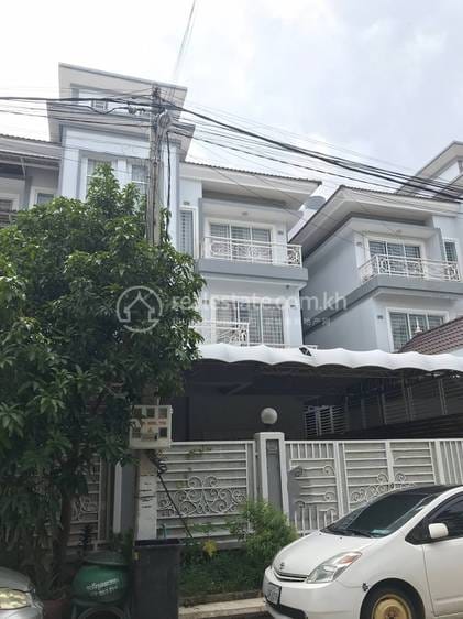 Villa For Rent with 1 Parking Space