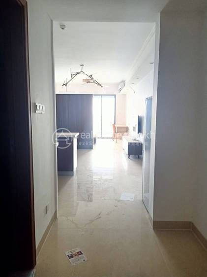 Studio For Rent with 1 Parking Space