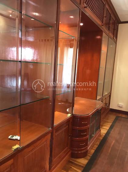 Vila K pronájmu in Phsar Depou I, Toul Kork, Phnom Penh