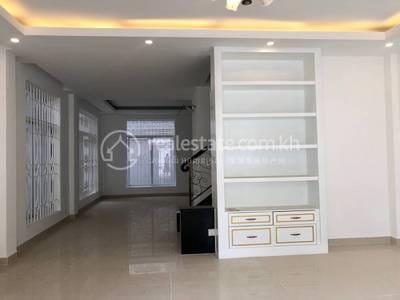 双子别墅For Sale & Rent，位于Tuek Thla屯, 森速区, 金边
