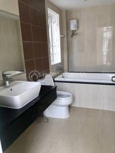 已装修双子别墅For Sale & Rent