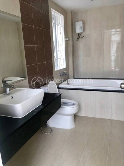 已装修双子别墅For Sale & Rent