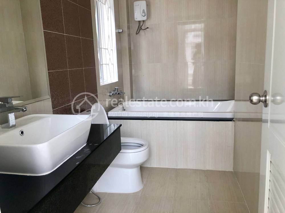 带2个停车位的双子别墅For Sale & Rent