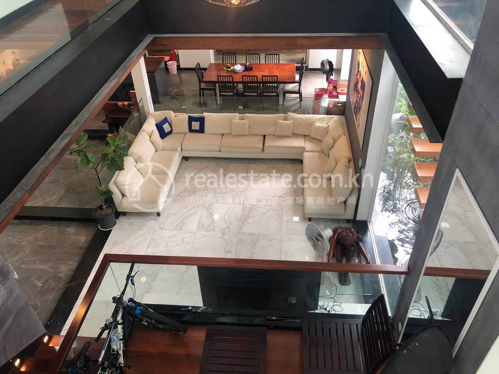 352 sqm Living Size Vila Na prodej in Chamkarmon