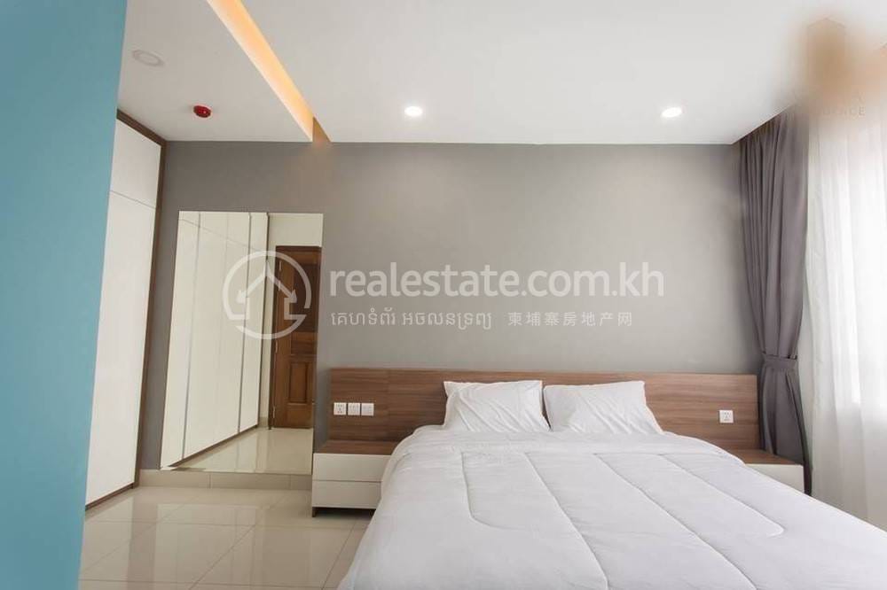 Apartment For Rent with 2 Parking Space