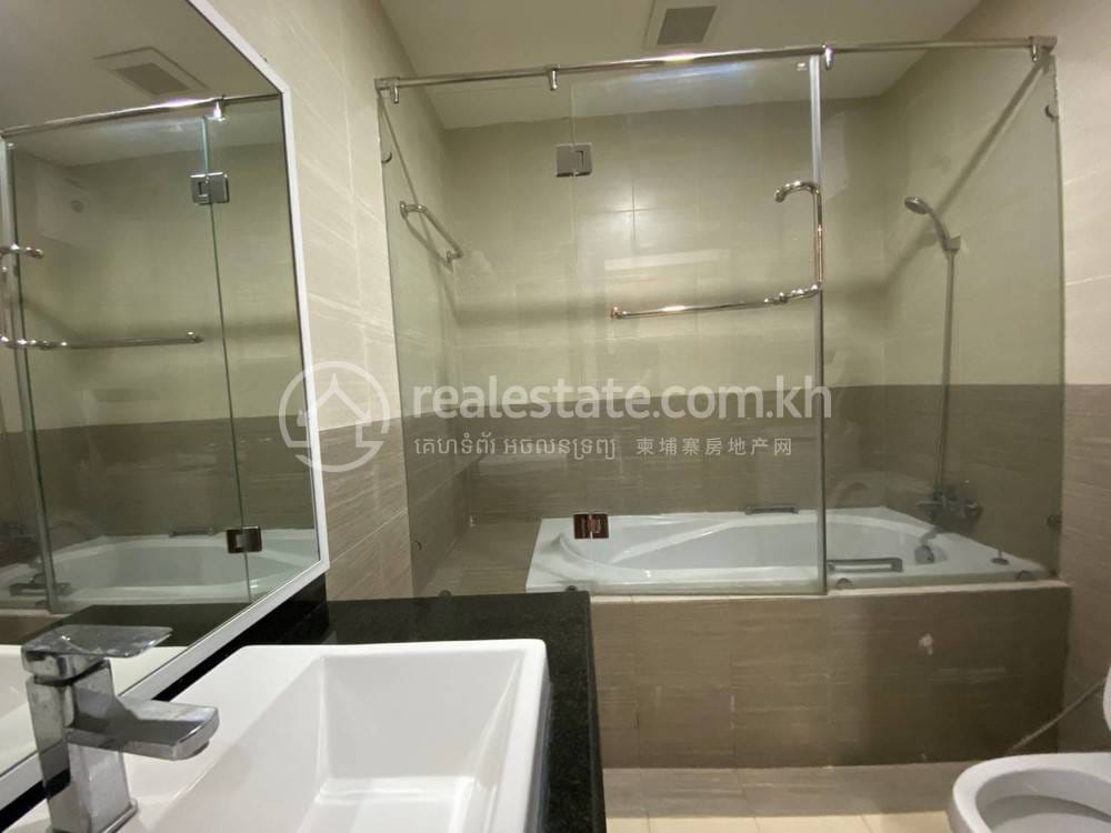 Apartment For Rent with 1 Parking Space
