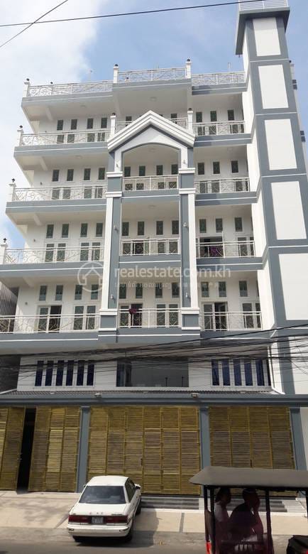 Apartment For Rent with 5 Parking Space