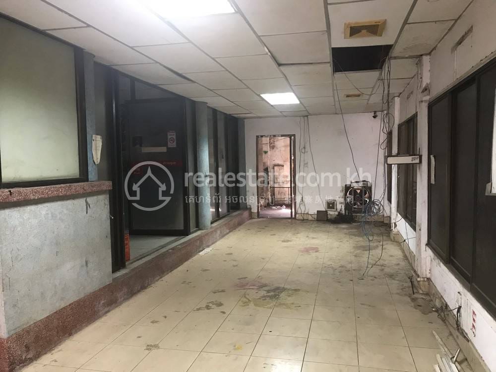 Dom z lokalem handlowym Na wynajem w Daun Penh $5,000