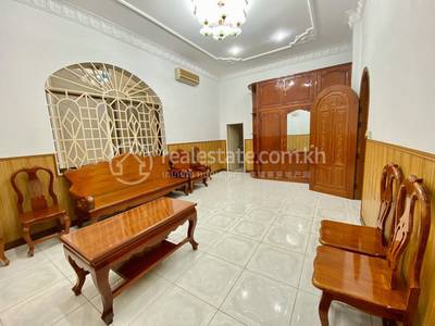 วิลล่า สำหรับเช่า ใน Daun Penh $13,000