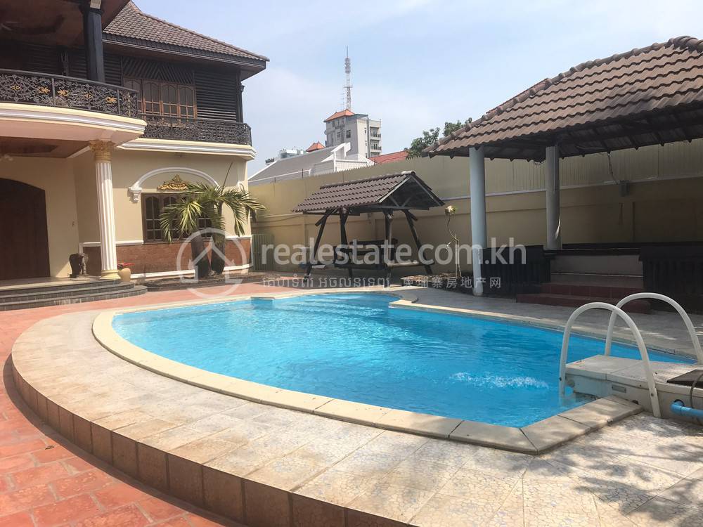 130 sqm Living Size Vila K pronájmu in Toul Kork