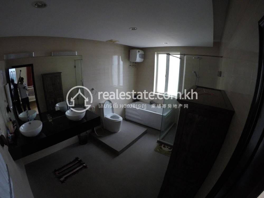 Mieszkanie Na wynajem o powierzchni mieszkalnej 135 m² w Chamkarmon