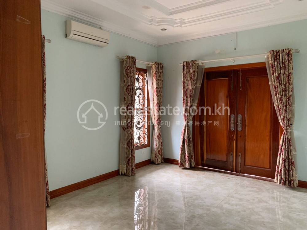 Vila K pronájmu in Russey Keo $3,500