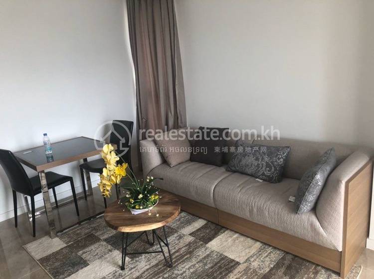 ផ្ទះល្វែង សំរាប់ជួល នៅ Tonle Bassac, Chamkarmon, Phnom Penh