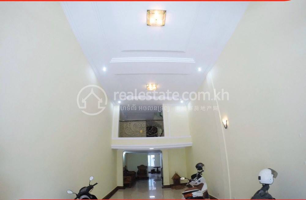 Shophouse For Rent in Chroy Changvar $850