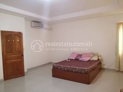 Villa For Rent in Tuek Thla, Sen Sok, Phnom Penh