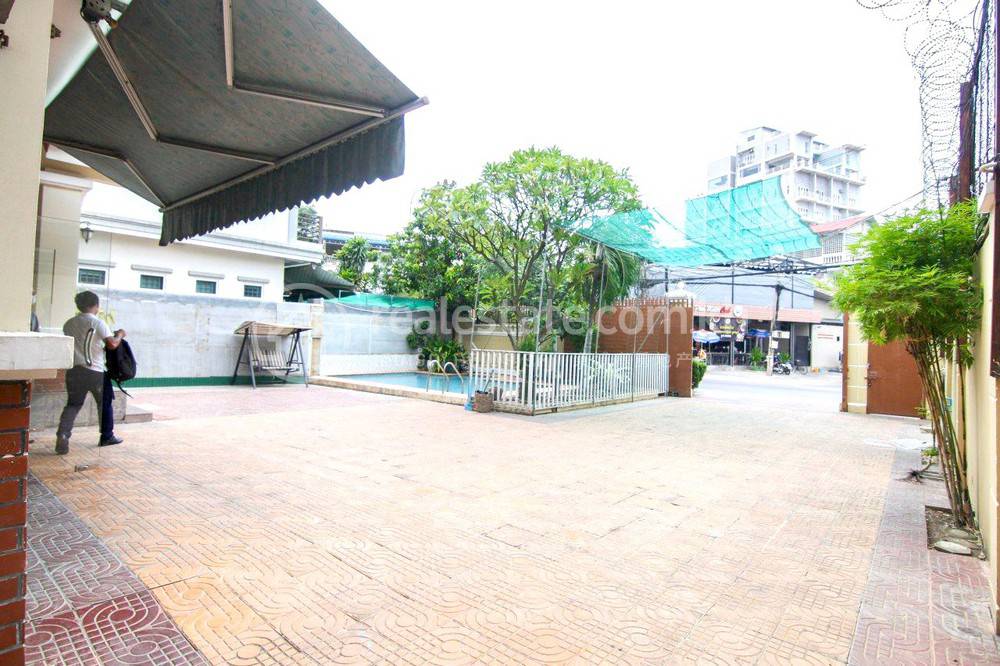 Vila K pronájmu in Chbar Ampov I, Chbar Ampov, Phnom Penh
