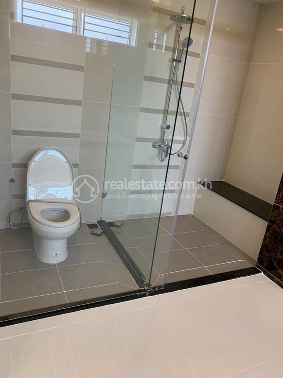 Chbar Ampov别墅出租，价格$6,000