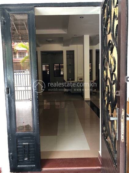 Villa For Rent with 2 Parking Space