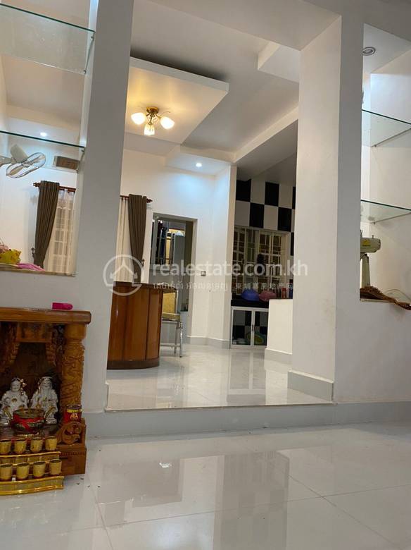 Villa For Rent in Tuek Thla, Sen Sok, Phnom Penh