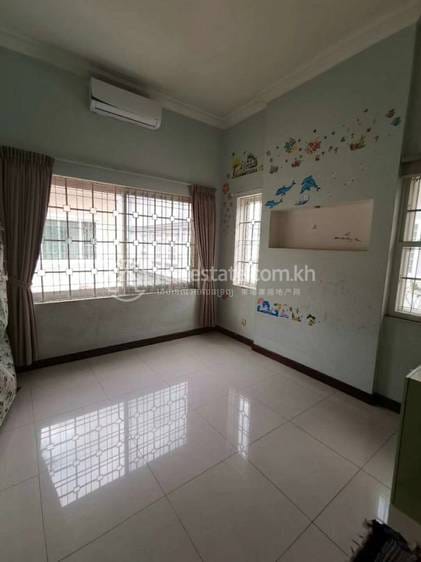 Chamkarmon别墅出租，价格$3,500