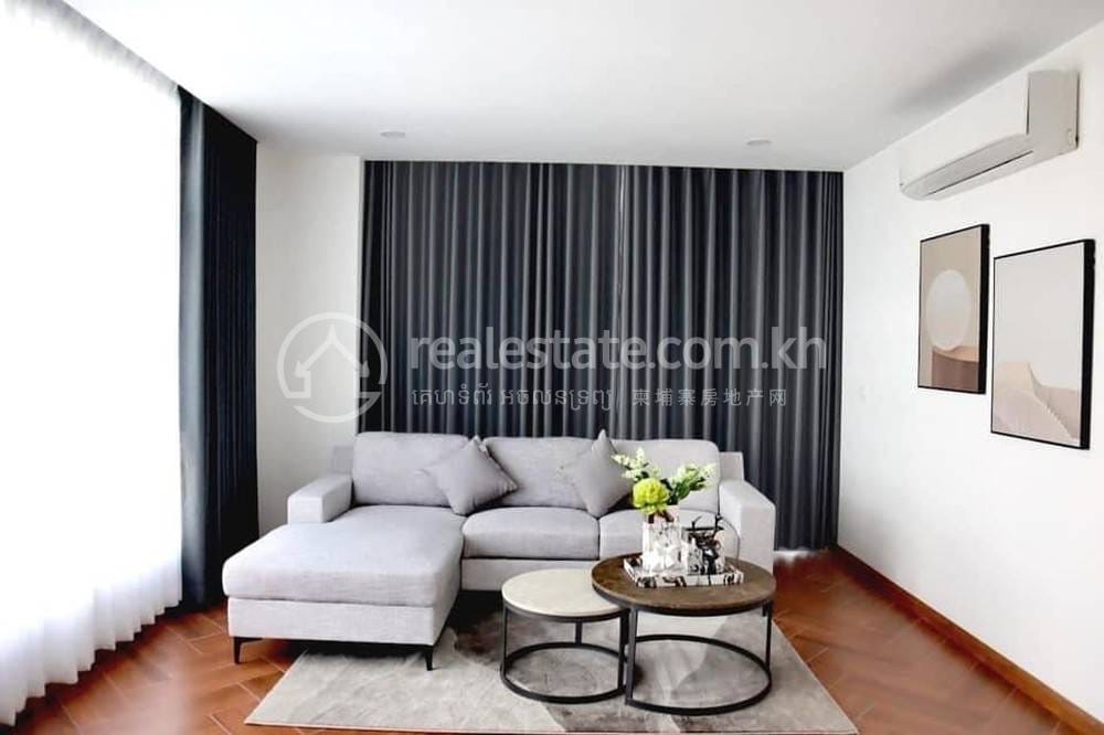 75 sqm Living Size Apartmán se službami K pronájmu in Boeng Keng Kang
