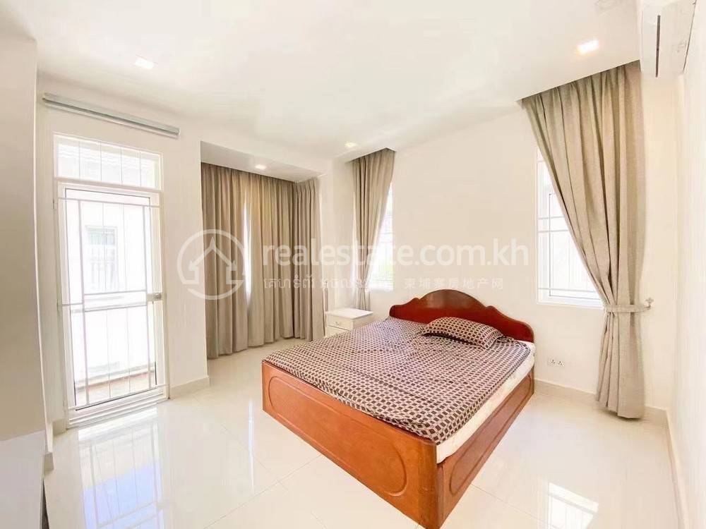 $4,000 Villa