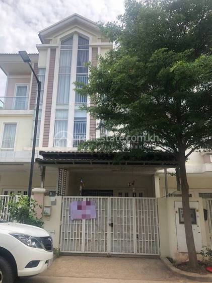 Twin Villa For Rent with 2 Parking Space