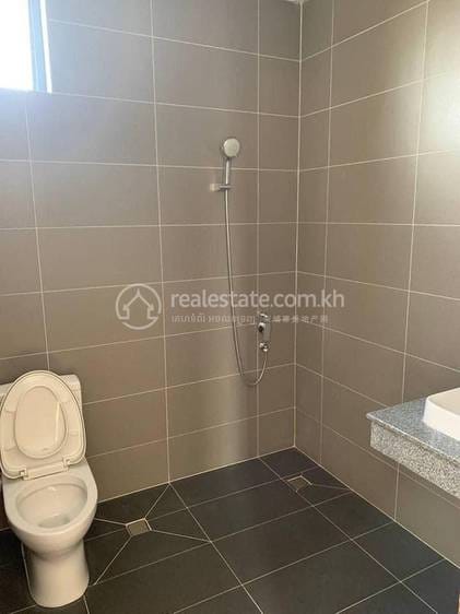 Апартаменты с Обслуживанием Для Аренды in Chamkarmon $600