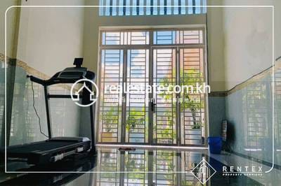 带1个停车位的House and lot出售
