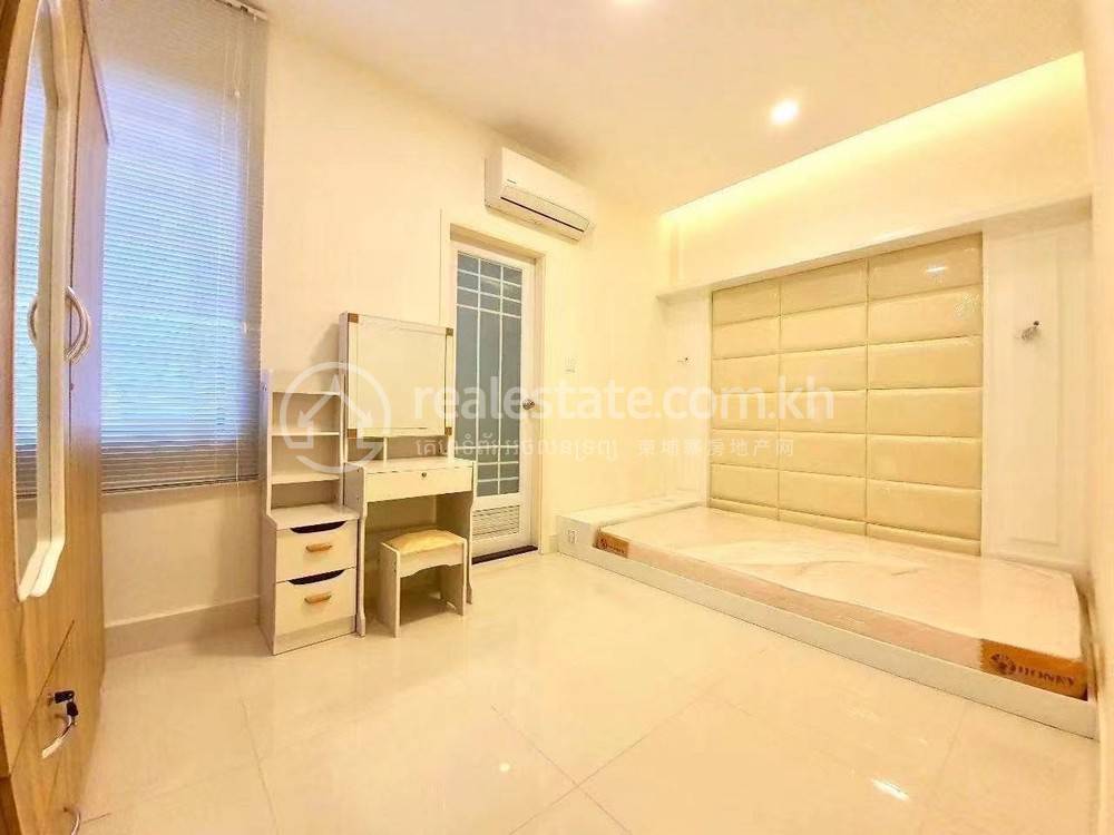 Chbar Ampov排屋出租，价格$1,000