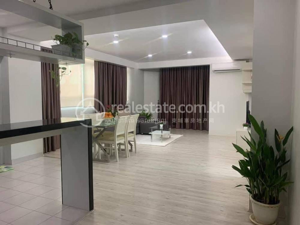 109 sqm Living Size Apartmán se službami K pronájmu in Boeng Keng Kang