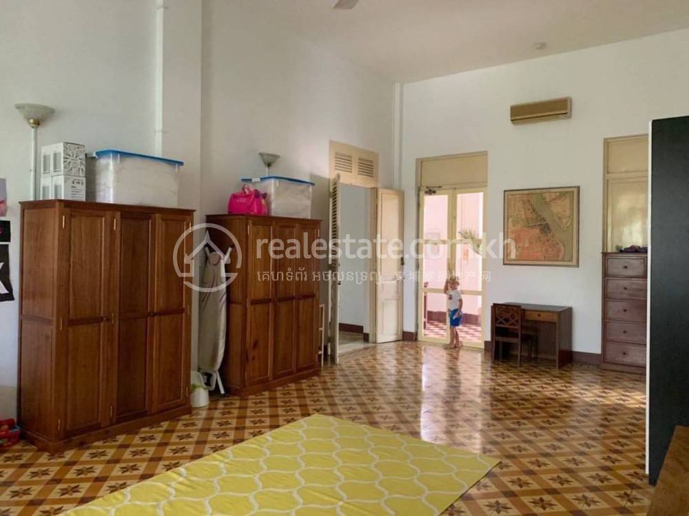 Villa For Rent in Daun Penh $6,000