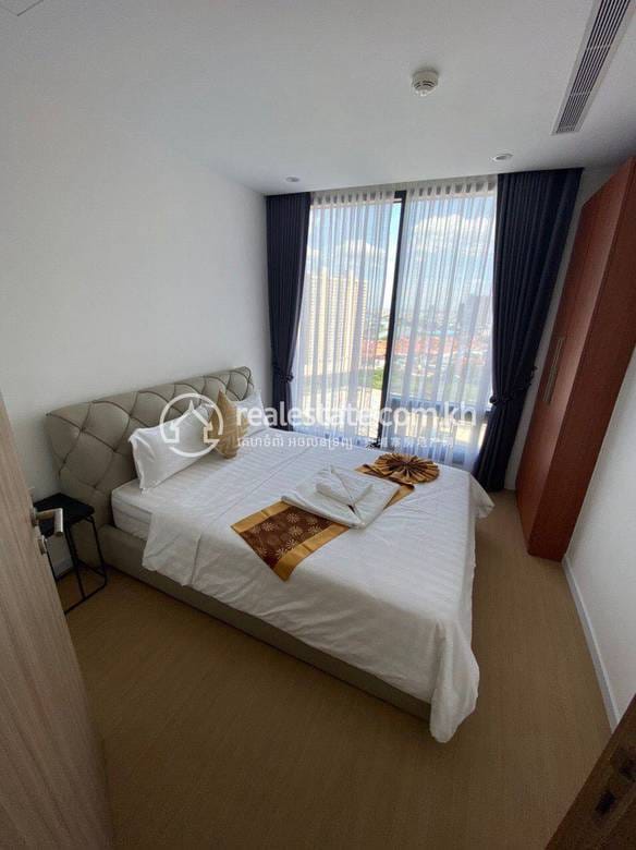 Апартаменты с Обслуживанием Для Аренды in Chamkarmon $1,380