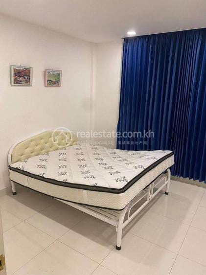 $1,200 Twin Villa