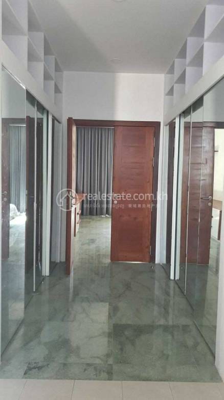 Tonle Bassac Villa For Rent in Tonle Bassac