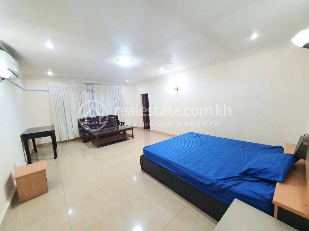 วิลล่า สำหรับเช่า ใน Chamkarmon $3,800