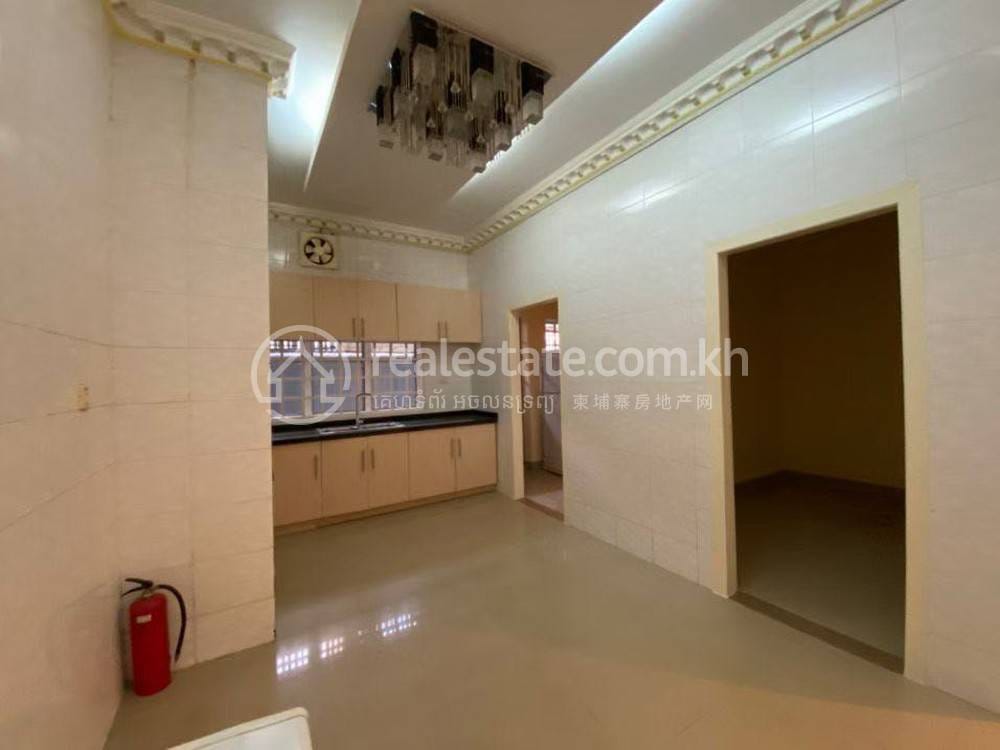 Toul Kork双子别墅出租，价格$1,200