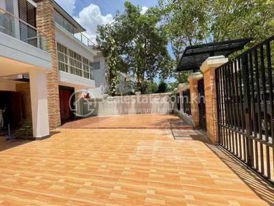 Boeung Kak 2, Toul Kork, พนมเปญ