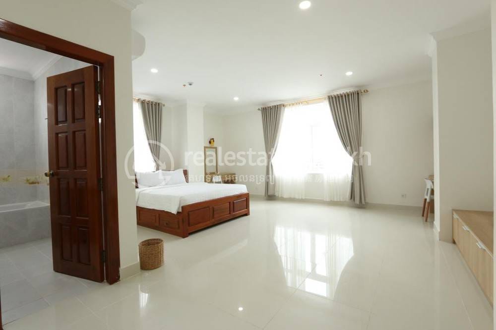 Apartment For Rent in Chamkarmon $1,850