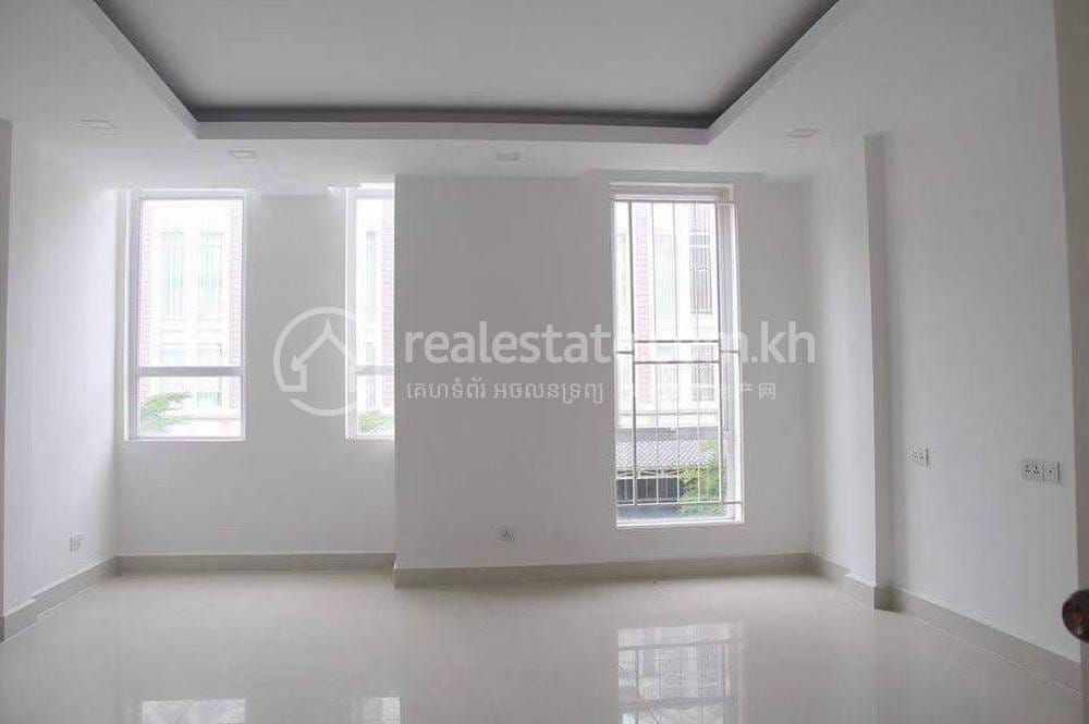 Twin Villa For Rent in Chrang Chamres I, Russey Keo, Phnom Penh