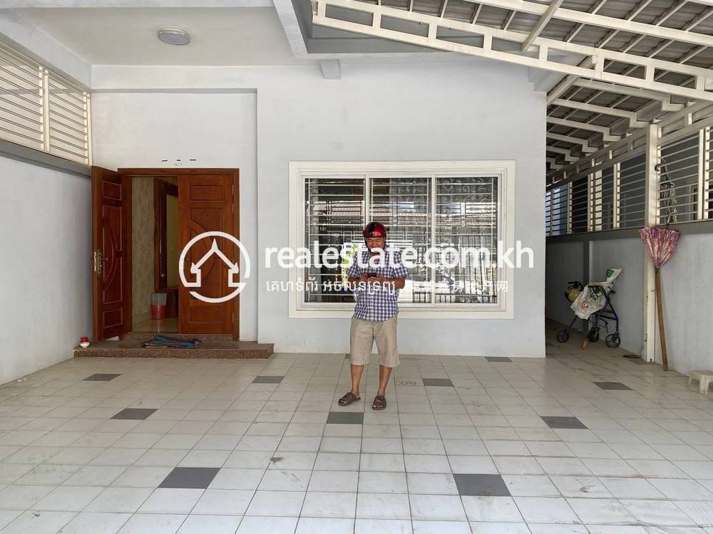 Dvojvila K pronájmu in Sen Sok $1,000