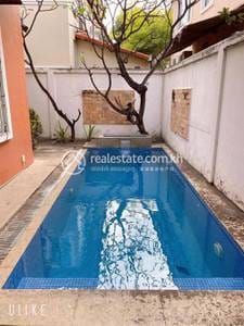 5 Bedrooms Vila K pronájmu for $4,000