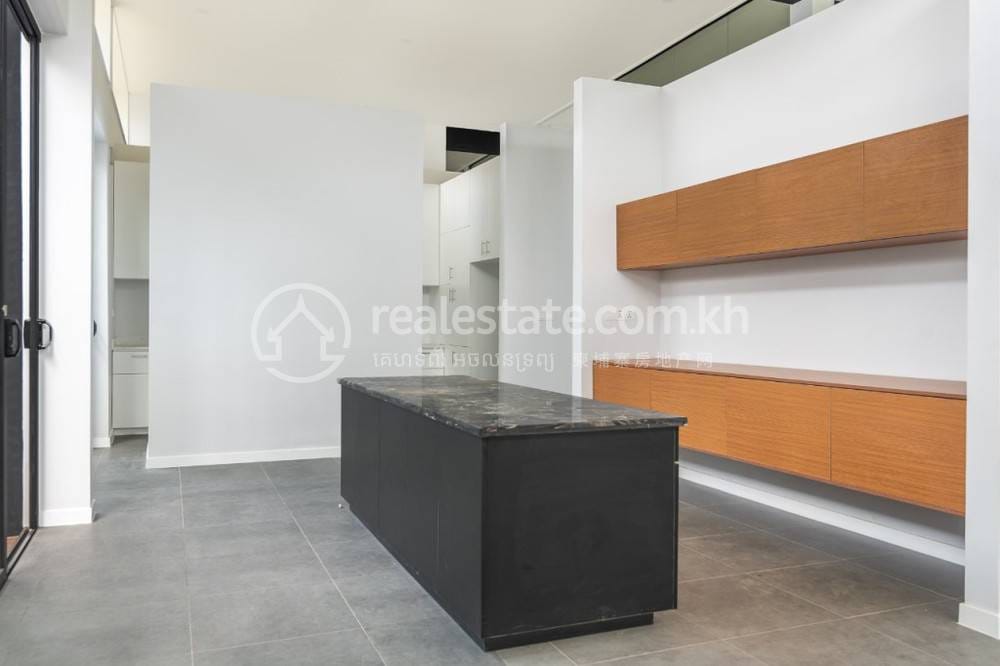 Ta Khmau House and lot For Sale in Ta Khmau