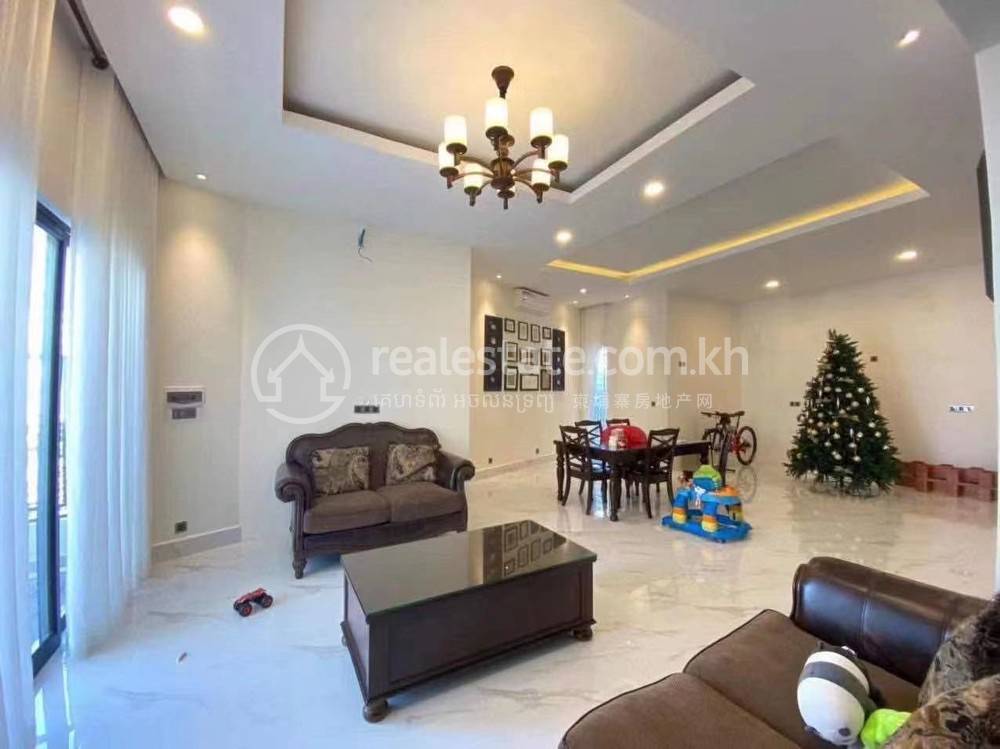 Chbar Ampov别墅出租，价格$30,000