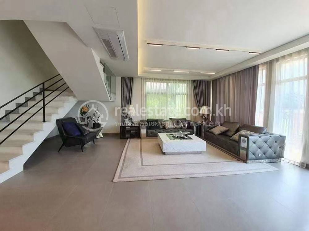 Villa À louer à Chrang Chamres I, Russey Keo, Phnom Penh
