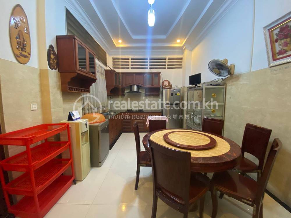 Villa For Rent in Boeung Trabek, Chamkarmon, Phnom Penh